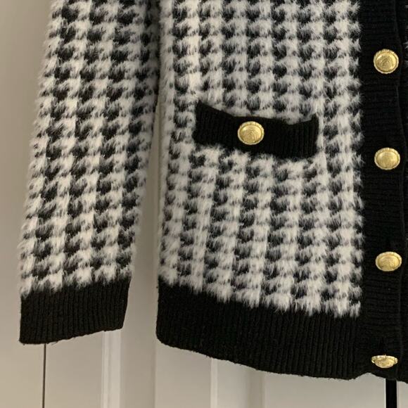 Houndstooth Long Sleeve Thick Cardigan Sweater Fuzzy Gold Buttons Womens XS - Picture 3 of 5
